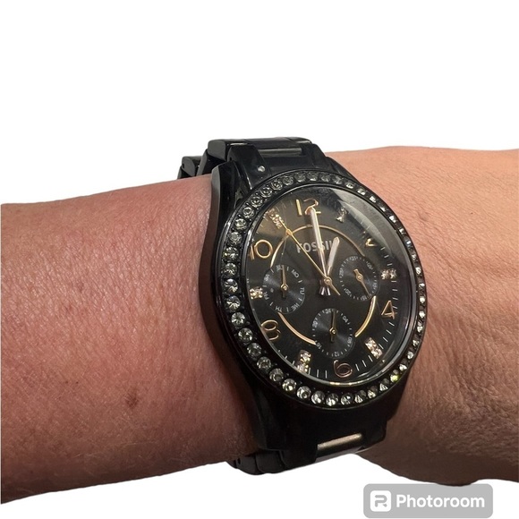 Fossil Riley watch fits small wrist no extra links stainless steel needs battery - Picture 3 of 4